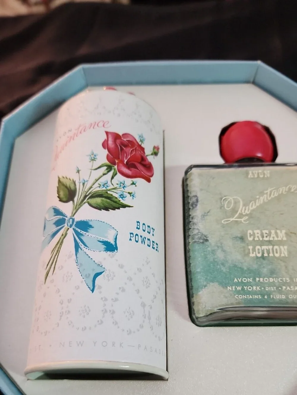 Avon Vintage Quaintance Cream Lotion & Body Powder Set - Picture 9 of 9